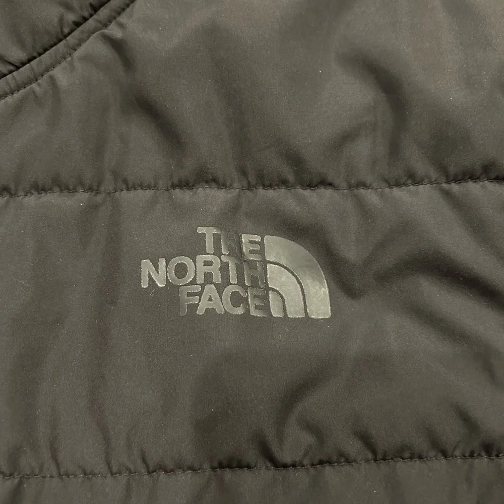 The North Face Mens Puffer Jacket Quilted Black Zip Up Coat Primaloft Medium